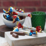 شکلات شیری مدادی شونیز